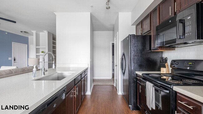 Building Photo - 14807 Woodland Hills Dr