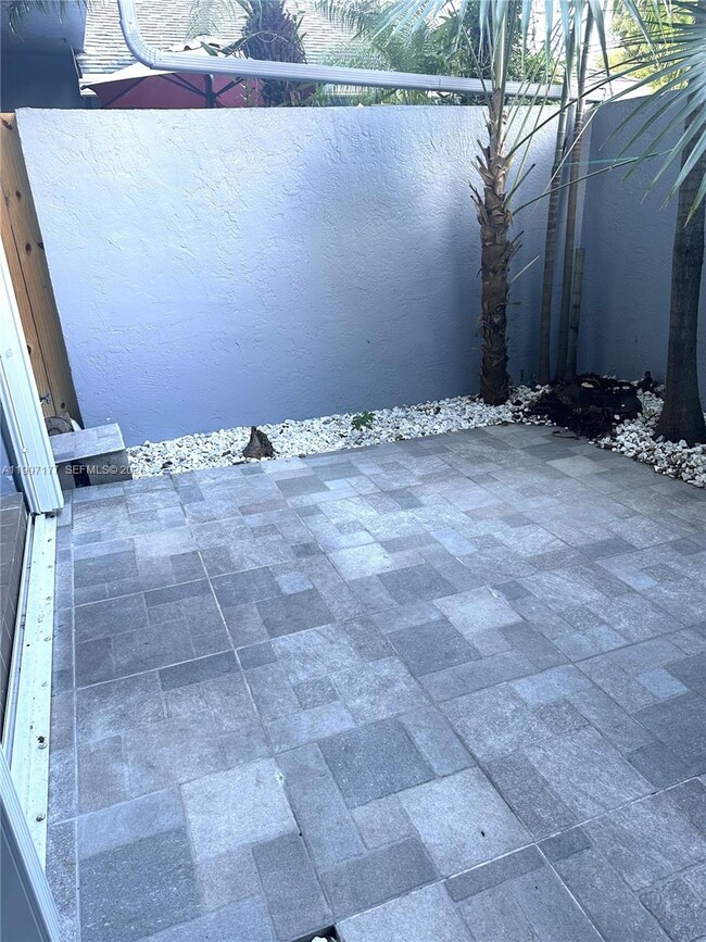 Building Photo - 9724 SW 142nd Pl