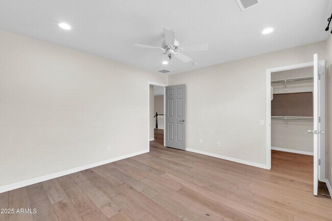 Building Photo - 2040 W Kathleen Rd