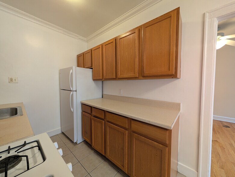 Building Photo - 1160 N Dearborn St