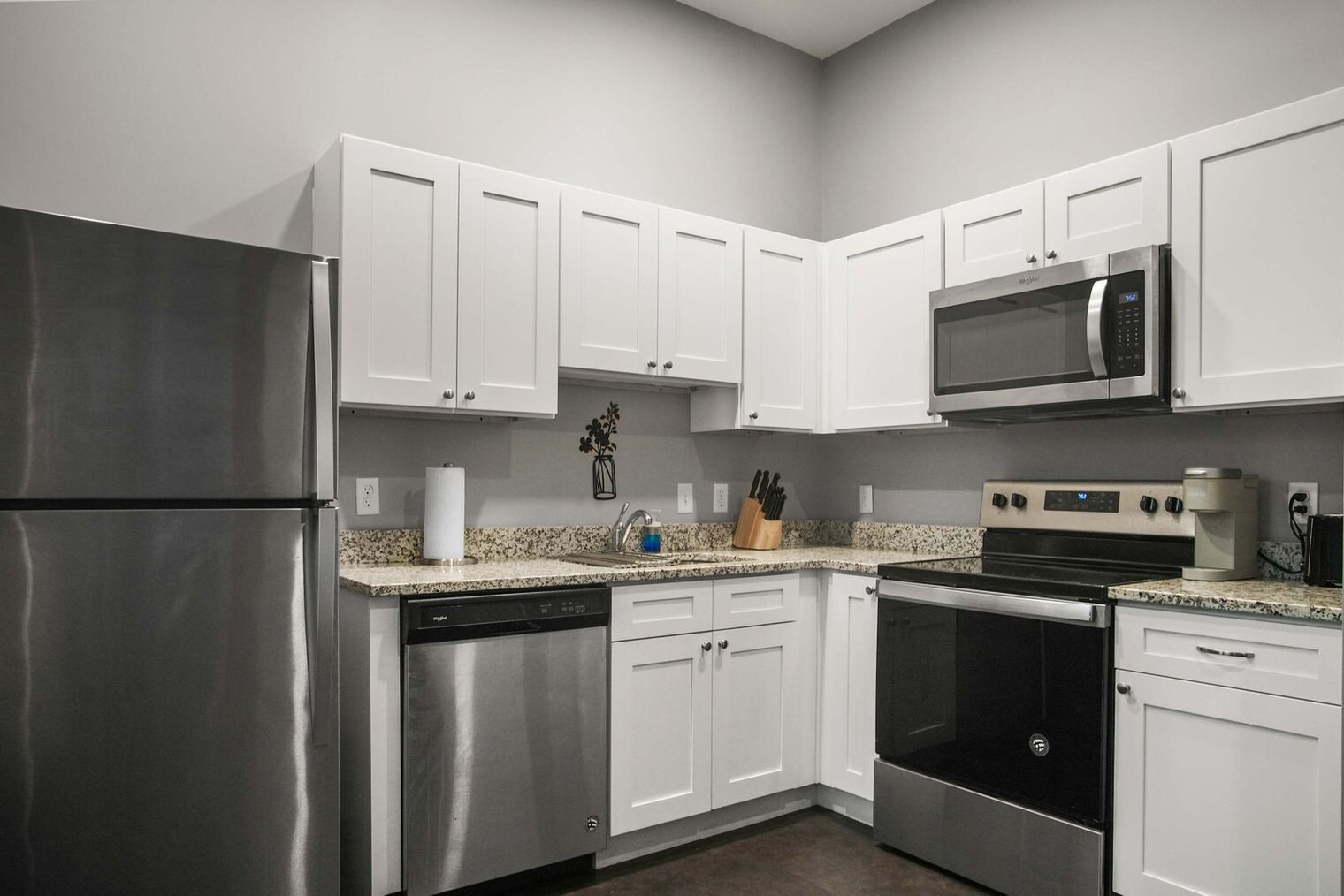 Building Photo - 209 9th St