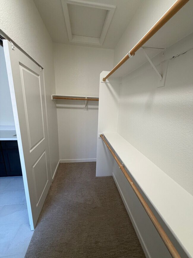 Building Photo - Beautifully Remodeled North Peoria Home 3 Bedroom 2 Bath Plus Office