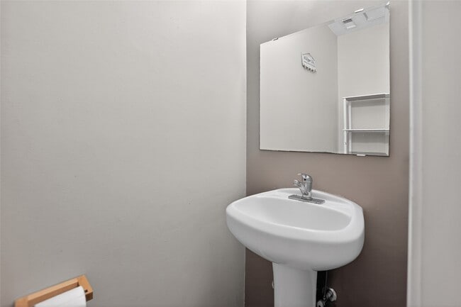 Building Photo - 20615 Valley Wells Dr