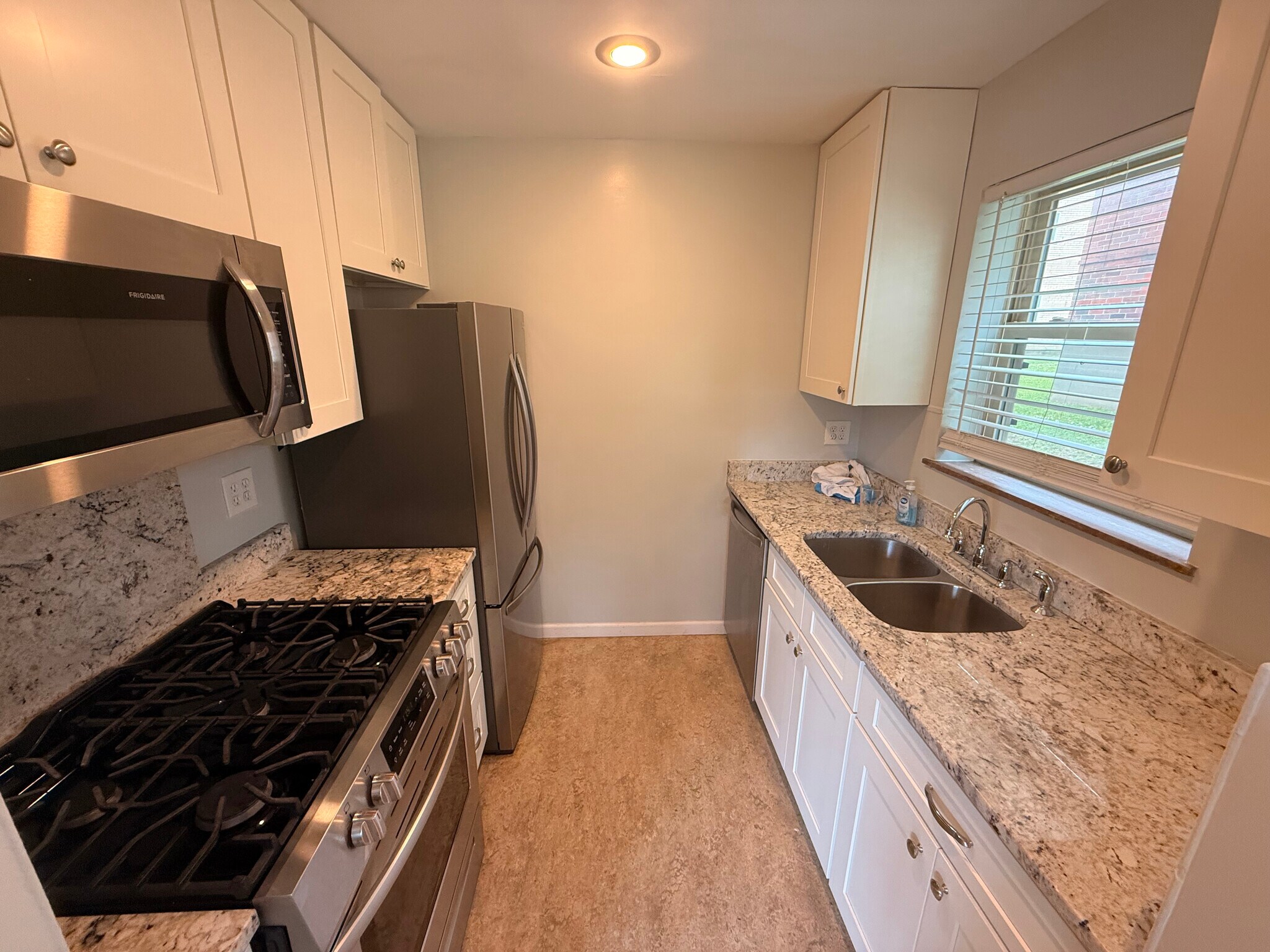 Building Photo - 6603 Bantry Ave