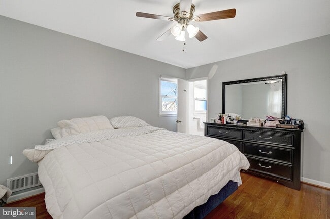 Building Photo - 6608 Spring Valley Dr