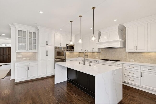 Building Photo - 16 Conifer Cir NE