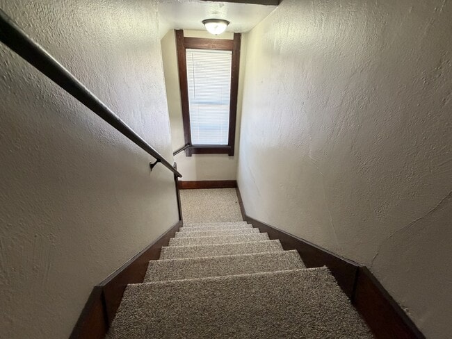 Building Photo - 757 Moore St