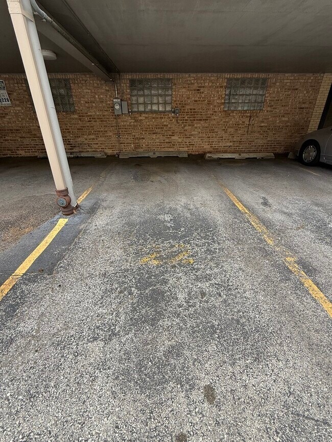 Building Photo - 1044 Ontario St