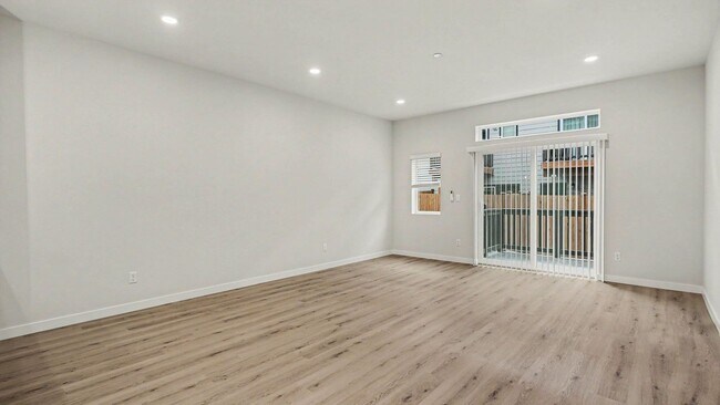 Building Photo - Brand-New Townhome at Cathcart Crossing – Modern Living in a Prime Snohomish Location - Move in R...
