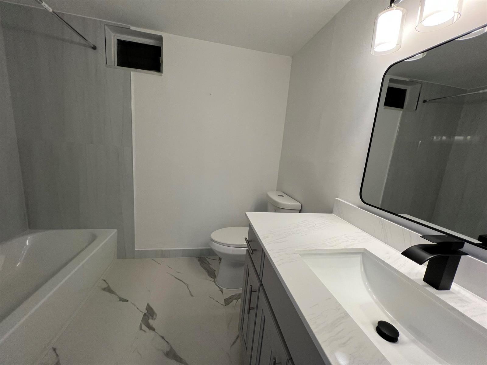 Building Photo - 10821 N Military Trl
