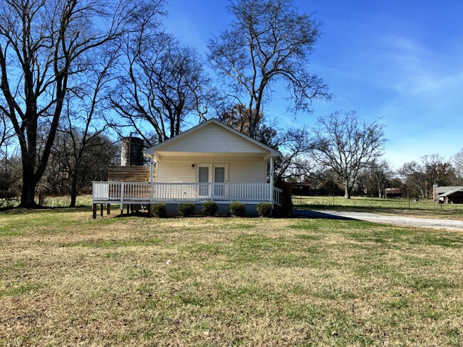 Building Photo - 2039 W Jefferson Pike