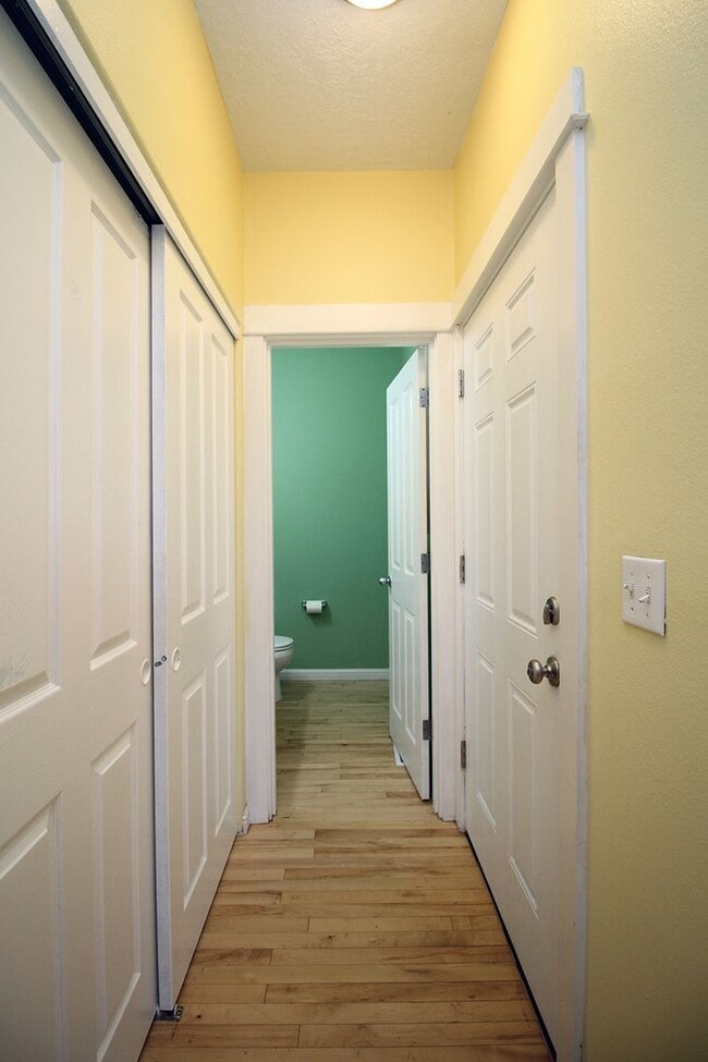 Building Photo - 7123 SE Brooklyn St