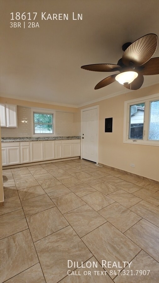 Building Photo - 18617 Karen Ln