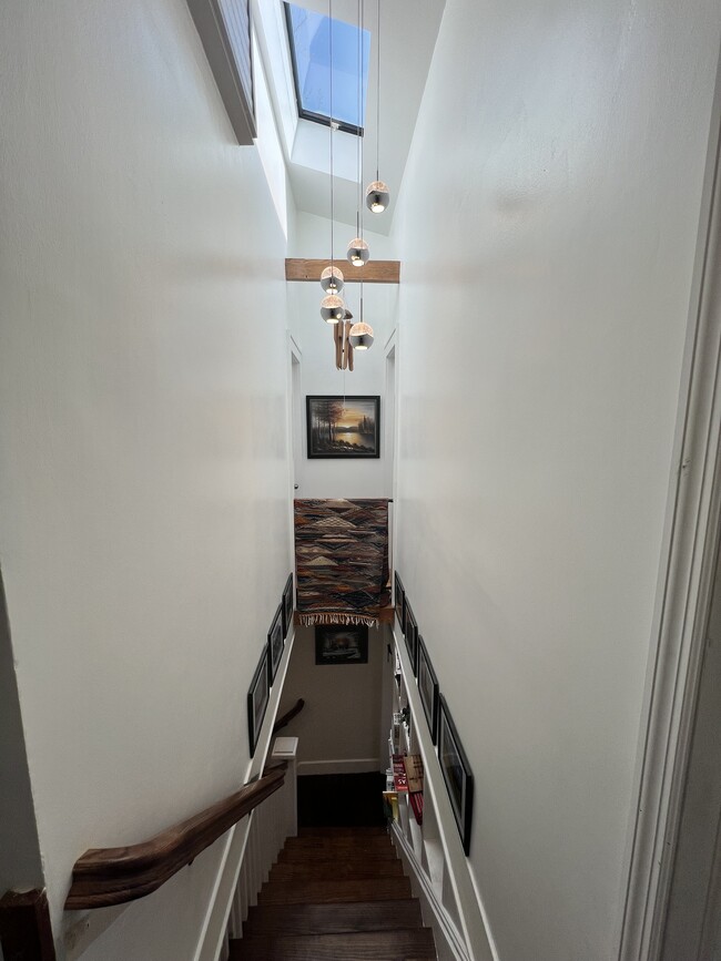 Building Photo - 22 Knoll Pl