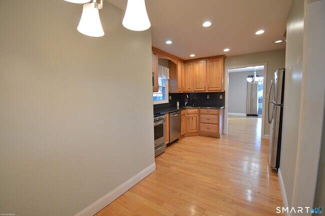 Building Photo - 24 Thorne Rd