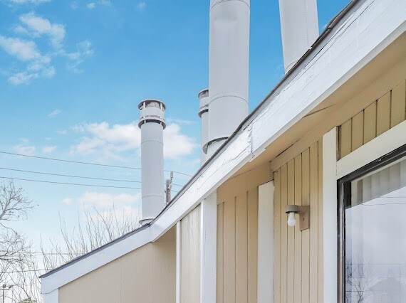 Building Photo - 8323 Wilcrest Dr