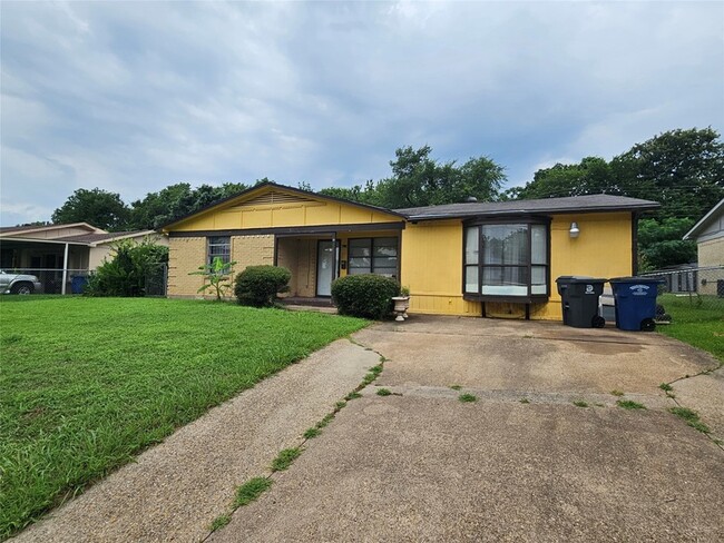 Building Photo - 119 Palm Oak Dr