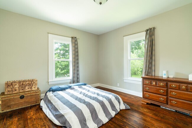 Building Photo - Knoxville 37917 - 3 bedroom 2 bath - call ...