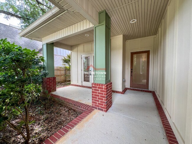 Building Photo - Beautiful 3-Bed Home with Outdoor Kitchen ...