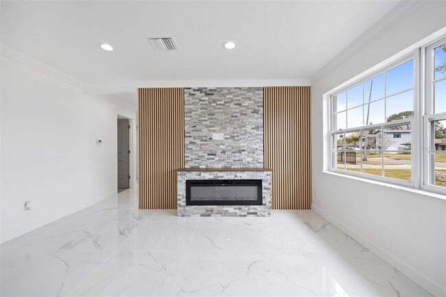 Building Photo - 1817 Oregon Ave NE