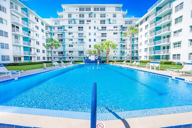 Building Photo - 2727 N Atlantic Ave