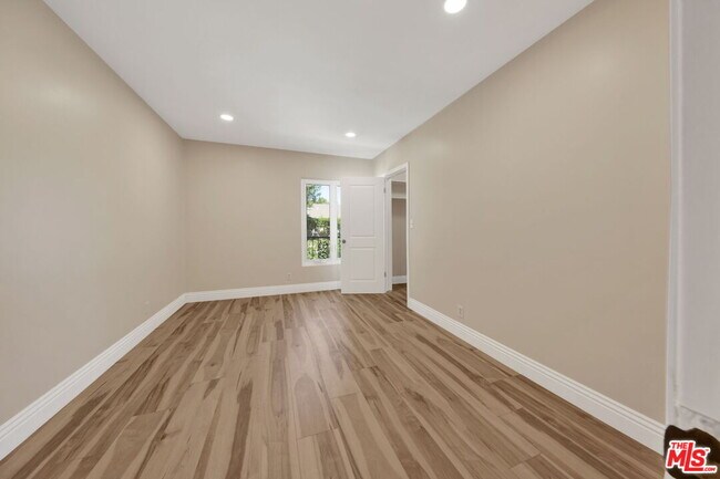 Building Photo - 16608 Park Ln Cir