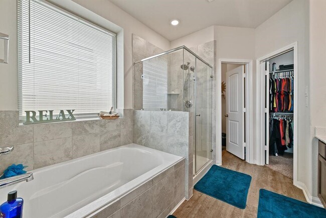 Building Photo - 13096 Laura Lake Dr