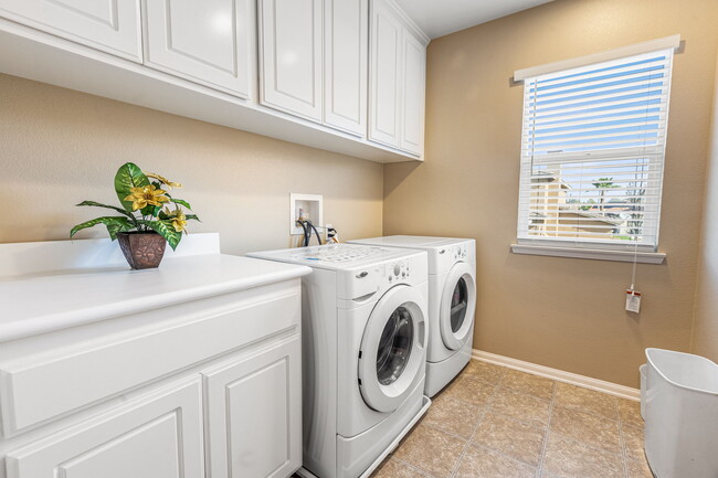 Building Photo - 29564 Wind Runner Ct