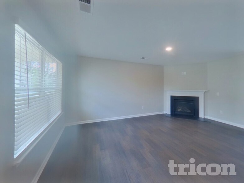Building Photo - 283 Millen Dr