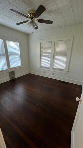 Building Photo - 1528 W Missouri Ave