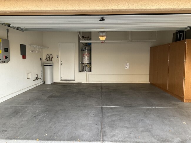 Building Photo - 2080 Airy Petals Walk