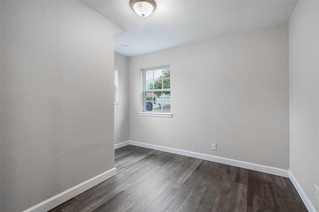 Building Photo - 813 S Valentine Dr