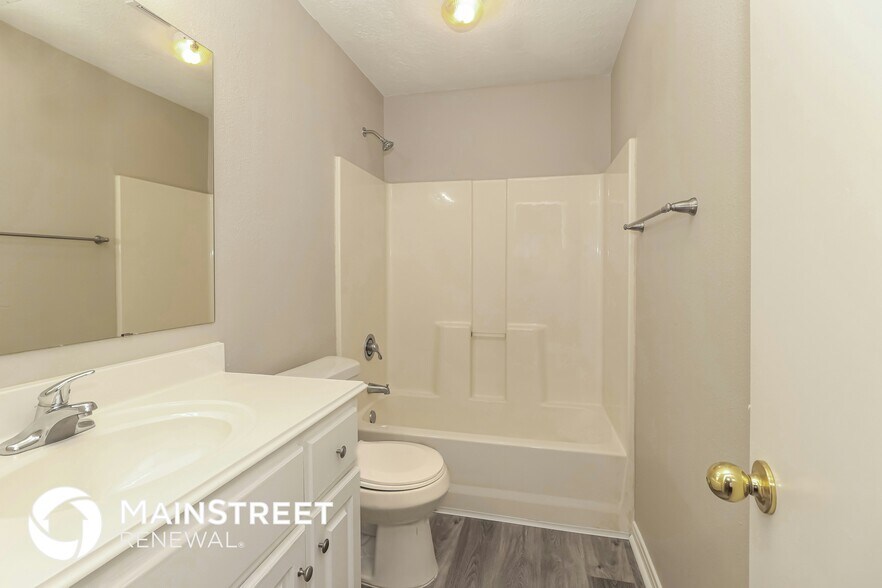 Building Photo - 16360 Hidden River Ct