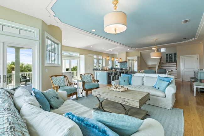 Building Photo - 681 Ocean Palm Way