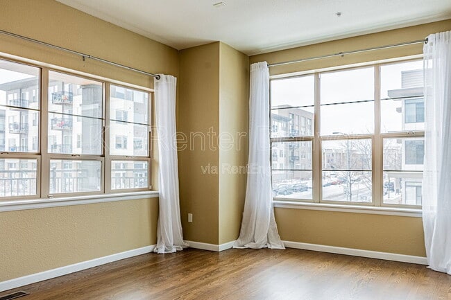 Building Photo - 492 S Saulsbury St