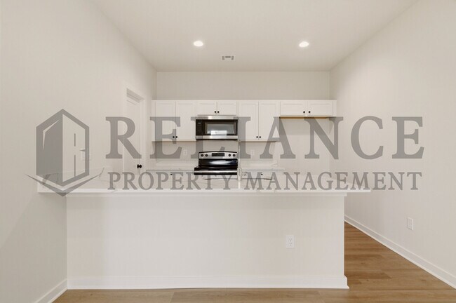 Building Photo - 204 Gowen St