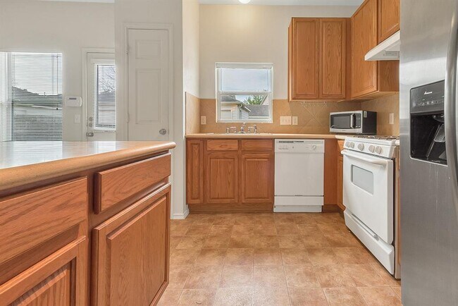 Building Photo - 29731 Sullivan Oaks Dr