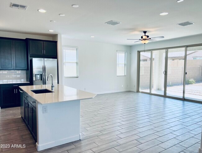 Building Photo - 1659 W Paseo Way