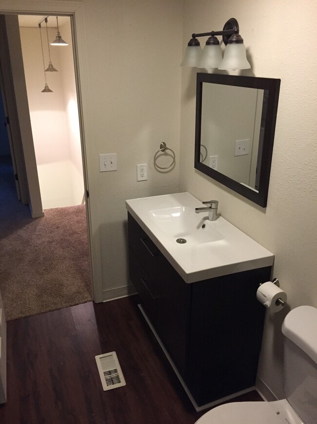 Building Photo - Santee court