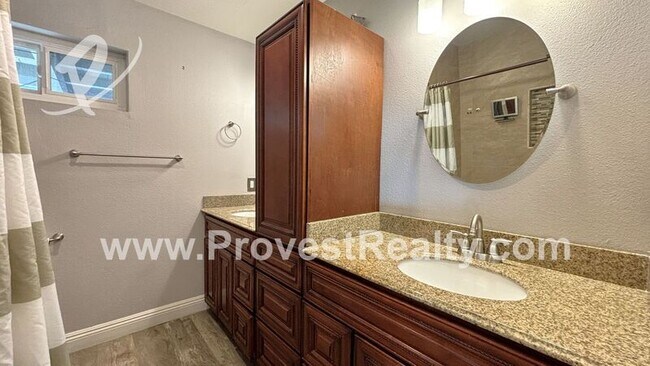 Building Photo - 13930 Hidden Valley Rd