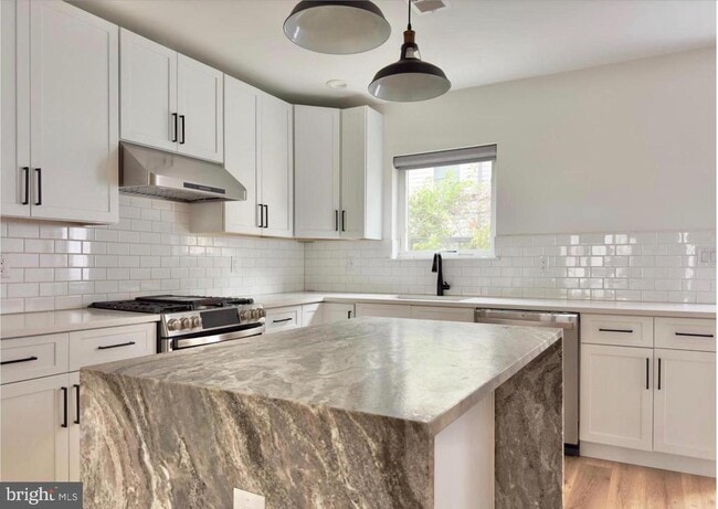 Building Photo - 2503 Ingersoll St