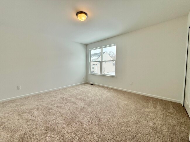 Building Photo - 6173 S Trailwoods Dr