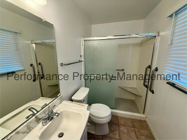 Building Photo - Cute 2 Bed/2 Bath 55+ Community w/ RBP & S...