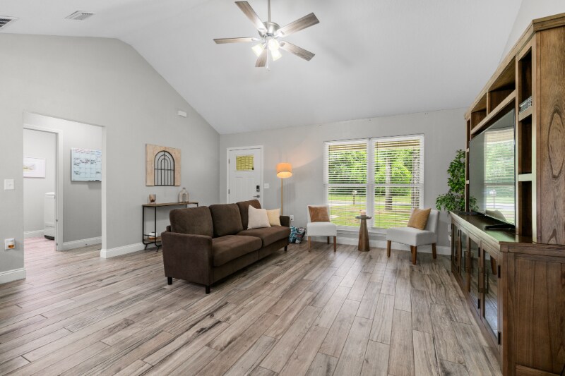Building Photo - 6315 Bethany Dr