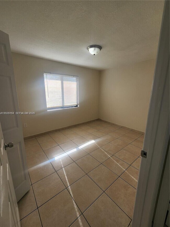 Building Photo - 19600 SW 110th Ct
