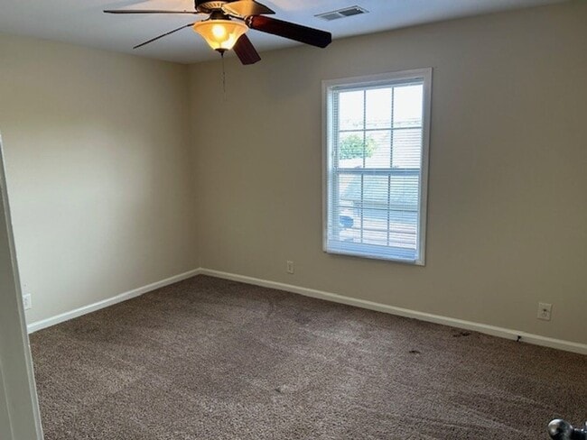 Building Photo - 972 Silty Dr
