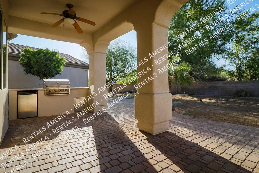 Building Photo - 14136 E Gloria Ln