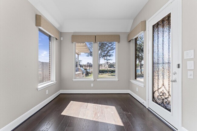 Building Photo - 10811 Gates Randal Ct