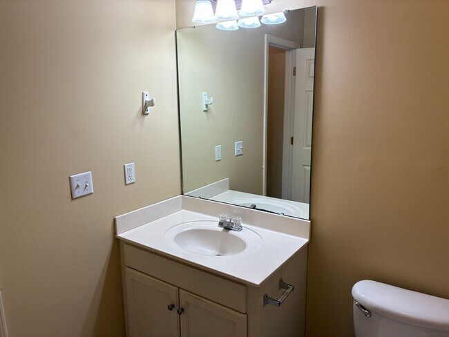 Building Photo - 97 Cypress Gln