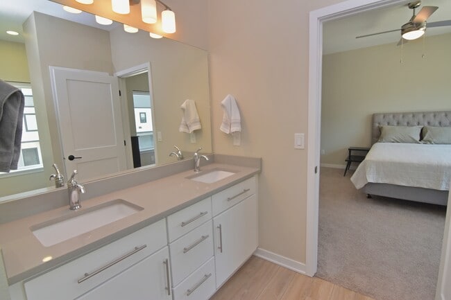 Building Photo - 3 Crosby Park Dr